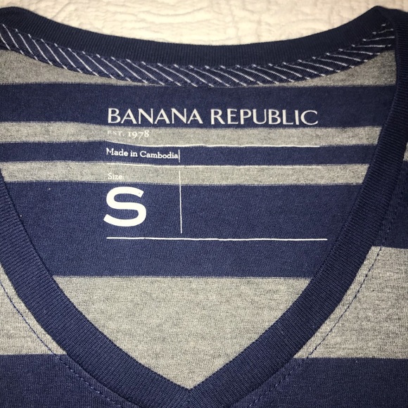 BANANA REPUBLIC Striped V-Neck Tee Shirt - Picture 8 of 10